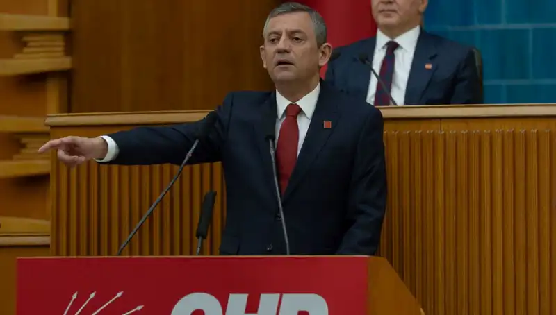 İmralı'dan Çarpıcı Çağrı: Silah Bırakın, Özgür Özel Süreci Takip Ediyor!