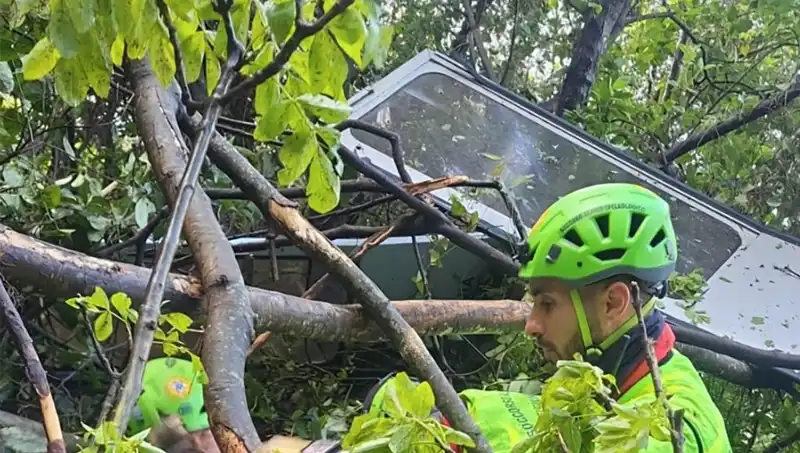 İtalya'da Trajik Teleferik Faciası: Çekme Halatı Kopunca Hayatını Kaybedenler