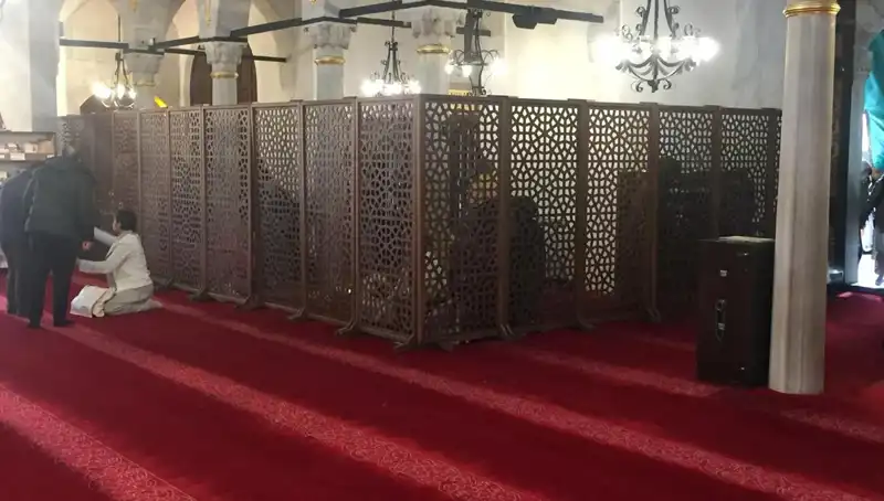 Kadın-Erkek Teravih Namazı: Geleneklerimiz mi Değişiyor?