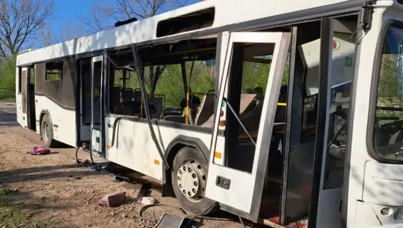 Rus Saldırısı Sonrası İşçileri Taşıyan Otobüs Faciası: 9 Ölü, Onlarca Yaralı