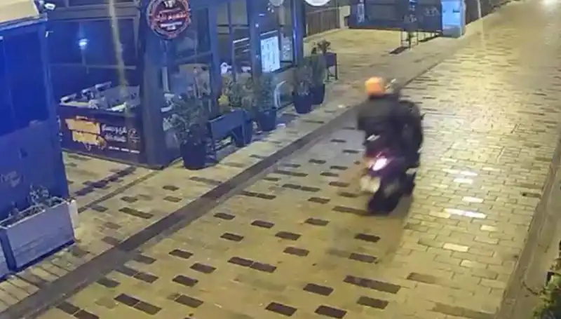 Gece Kulübüne Haraç Saldırısı: Torpil ve Silah Korkusu Yaşandı