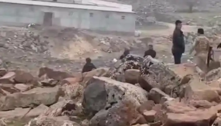 Diyarbakır'da Taşlı ve Silahlı Kavga: 3 Ölü, Çok Sayıda Yaralı!