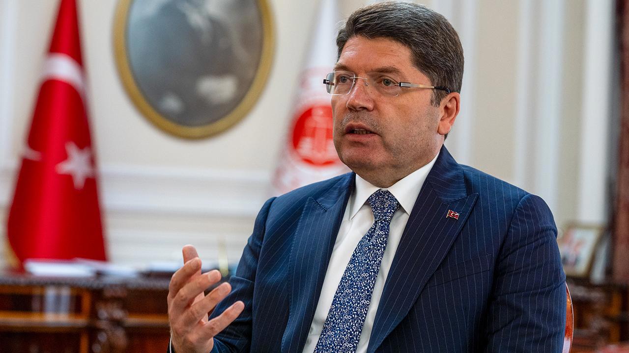 Adalet Bakanı Tunç, 'korsan metin' konusunda tepki gösterdi.