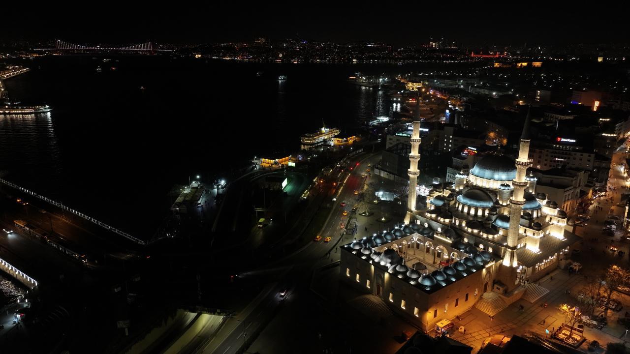 Miraç Kandili Ruhları Aydınlattı