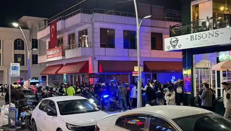 Kafede Şok Olay: Ateş Açıp Kafe Sahibine Bıçakla Saldırdı
