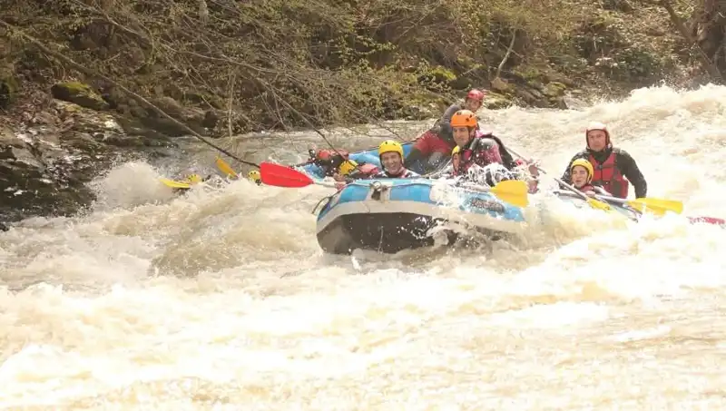 Rafting Tutkunları İçin Cennet: Debi Artışıyla Bölgeye Akın Ediyorlar