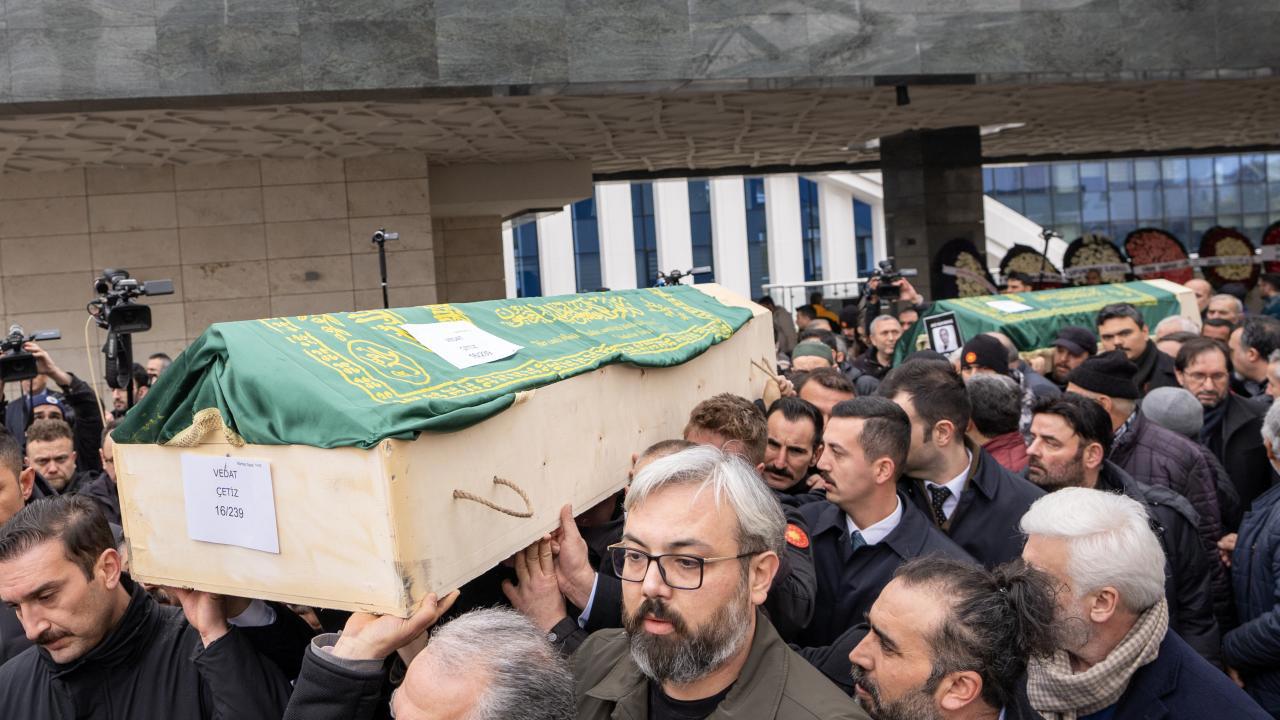 Bolu'da Faciada Hayatını Kaybedenler Son Yolculuğuna Uğurlanıyor