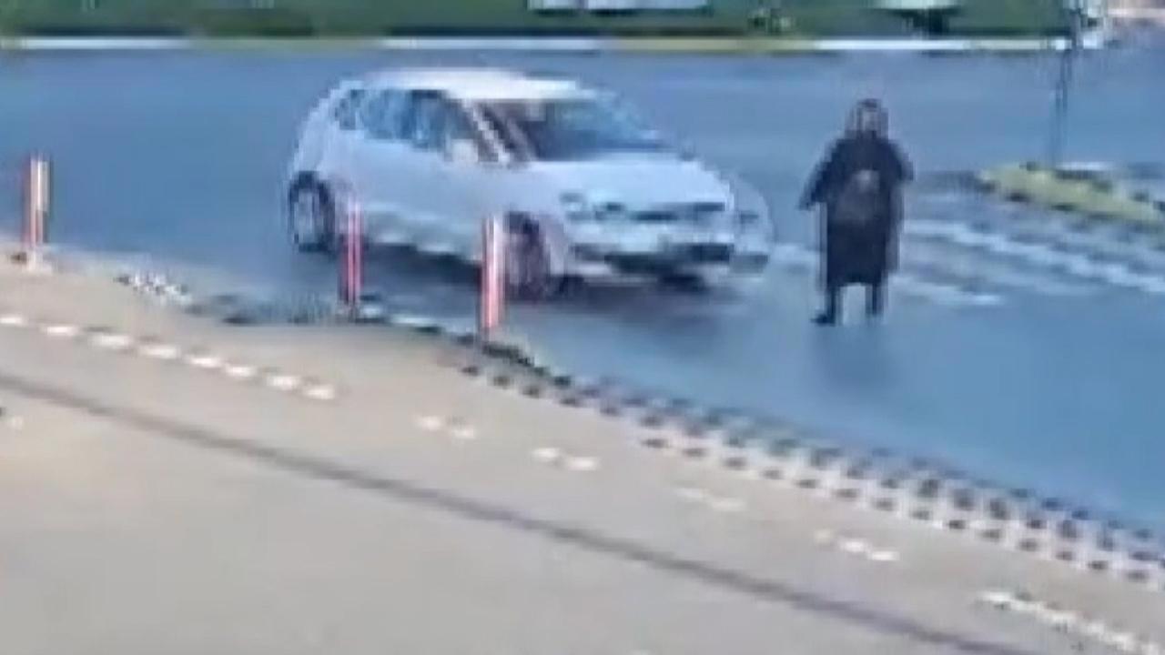 Araç Kazası Sonrası Yardım Beklerken İkinci Kazayı Geçirdi