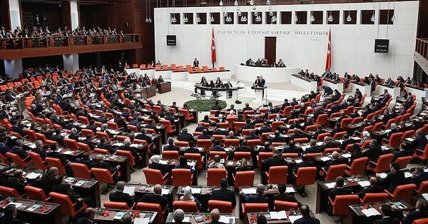 AK Parti'den Yeni Kanun Teklifi: Çakar ve Ruhsatsız Silahlara Cezalar Artıyor