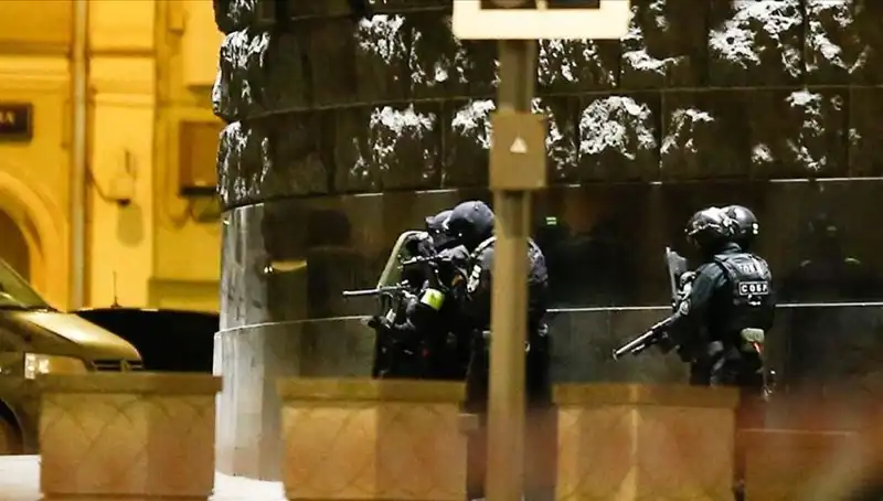 Rusya'da Silahlı Saldırı: Çatıdan Rastgele Ateş Açan Kişi Yakalandı