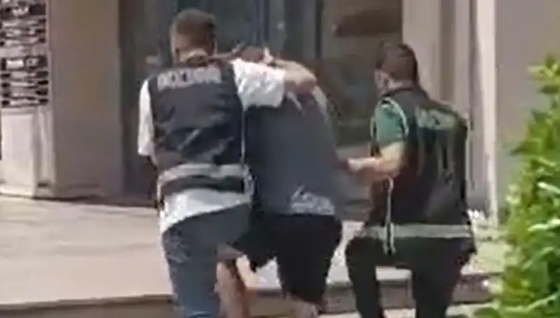 Sahte Dövizle Alışveriş Yapan Turiste Sınır Dışı Cezası!