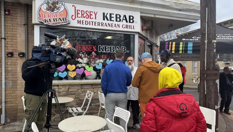Türk Ailesinin Trumpzede Hikayesi: Yeşil Kart Beklerken Tutuklandılar!