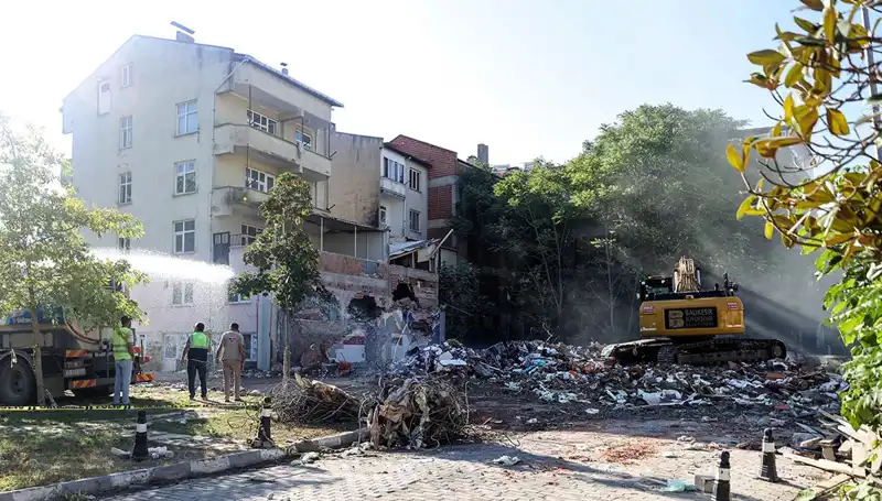 Sındırgı’da Artçı Sarsıntılar Devam Ediyor: Son Gelişmeler Ne?