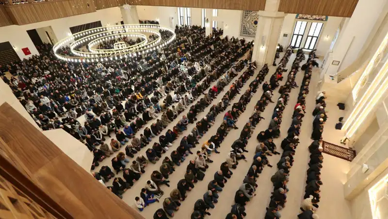Cuma Namazı Saatleri: 4 Nisan 2025 Tarihinde İstanbul, Ankara, İzmir'deki Zamanı Öğrenin