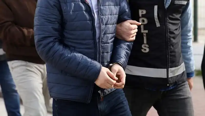 İstanbul ve Ankara'da Büyük Sahte İçki Operasyonu: 52 Kişi Tutuklandı