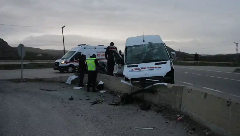 İşçi Servisi İstinat Duvarına Çarptı: Olayın Ayrıntıları ve Son Gelişmeler