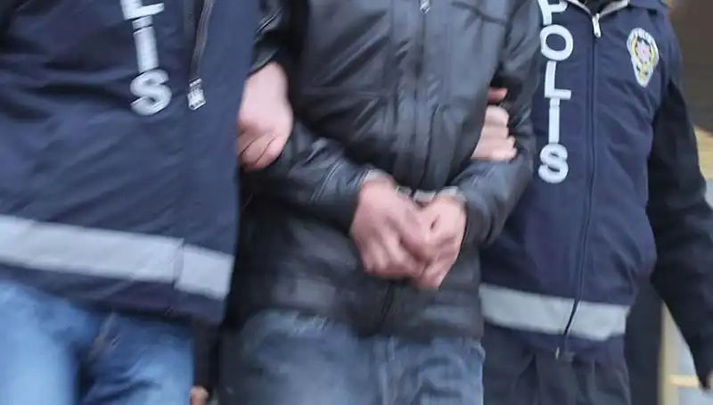 8 İlde Dev Dolandırıcılık Operasyonu: 34 Kişi Gözaltında!