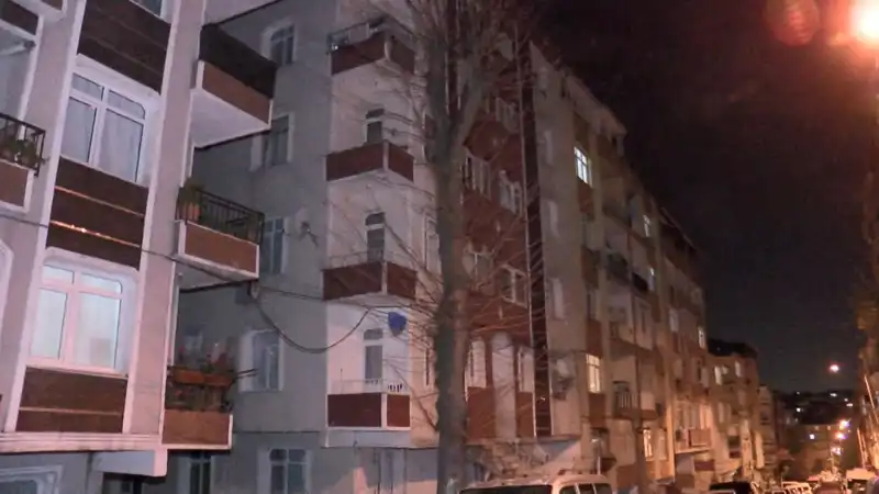 Altı Katlı Binada Şok Gelişme: Kolonlardan Gelen Sesler Apartmanı Boşalttı