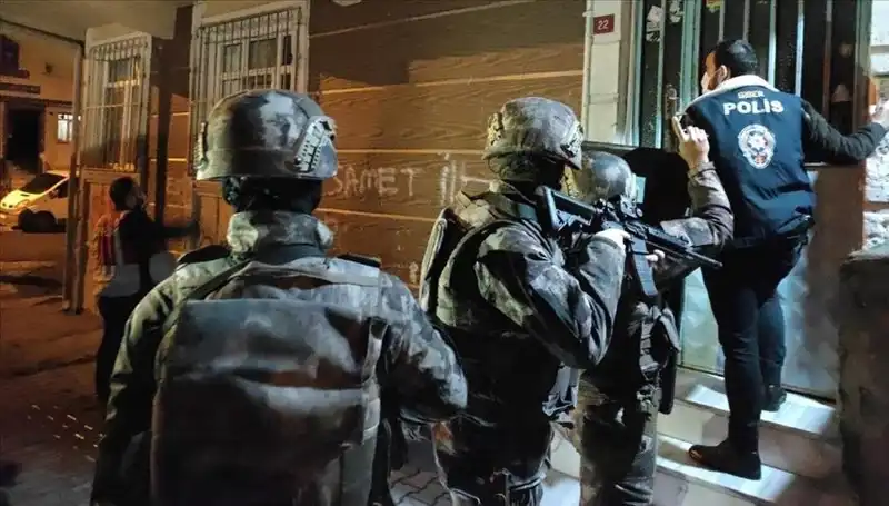 Türkiye'de Bahis ve Kara Para Operasyonu: 500 Milyon Lira Ele Geçirildi!