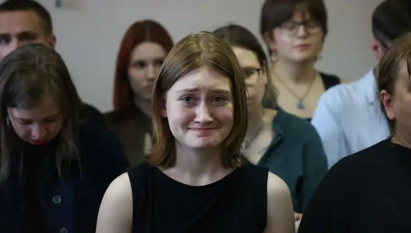 19 Yaşındaki Rus Aktivist Darya Kozyreva Savaş Karşıtı Tutumu Nedeniyle Hapis Cezası Aldı