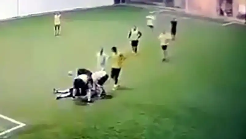 Adana'da Halı Sahada Kalp Krizi Geçiren Baba, Hayata Veda Etti