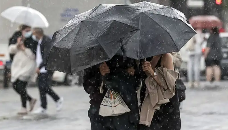 İstanbul'da Kış Soğuğu Geri Dönüyor: Sağanak Yağış ve Hava Değişiklikleri Bekleniyor