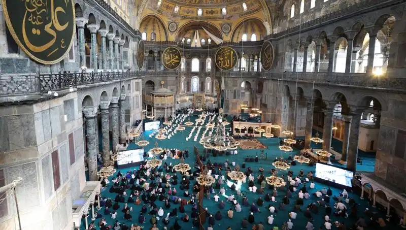 Ayasofya'nın Kapısını Kıran Sanığa Verilen Cezanın Şok Edici Sonucu