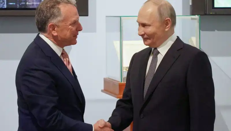 Putin ve ABD: Moskova'daki Tarihi Görüşme Dostluk Eli Mi Taşıyor?