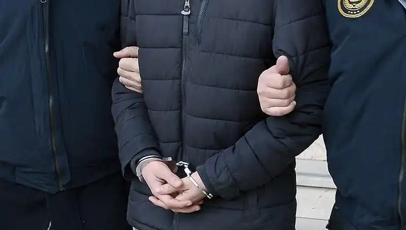 Samsun’da Firari Hükümlü, Hırsızlık ve Silahlı Tehdit Suçlarından Yakalandı