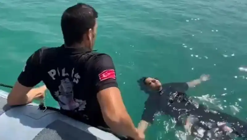Baraj Gölünde Düşen Kadın, Gemi Adamlarının Kahramanlığı ile Kurtarıldı