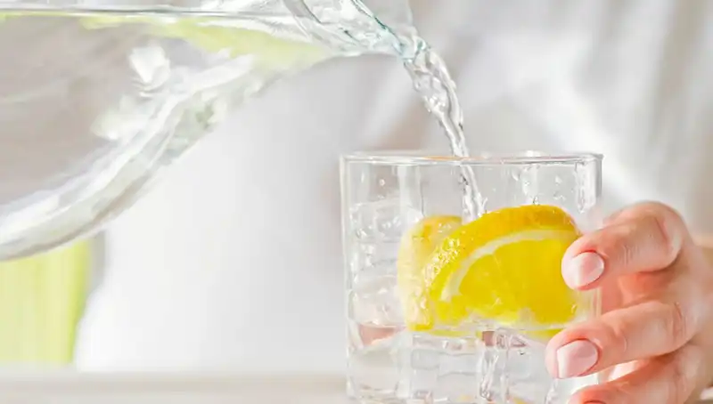 Limonlu Su Tüketmenin Vücudunuzda Yaratabileceği 8 Etki
