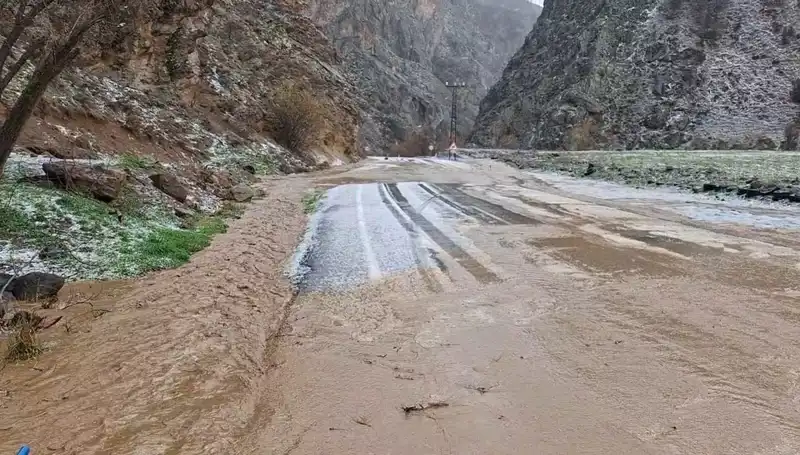 Tunceli'de Dolu ve Sağanak Yağışlar Hayatı Alt Üst Etti: İşte Yaşananlar