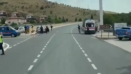 Elazığ'da İki Otomobil Çarpıştı: Kaza Sonrası Yaralılar Hastaneye Kaldırıldı