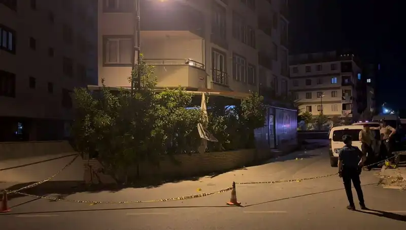 İstanbul'daki Kafeye Silahlı Saldırı: Gerilim Dolu Anlar