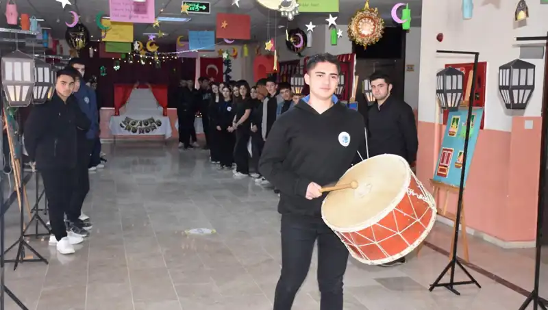 Ramazan Sokağı: Öğrenciler Ramazan'ın Ruhunu Okulda Yaşatıyor