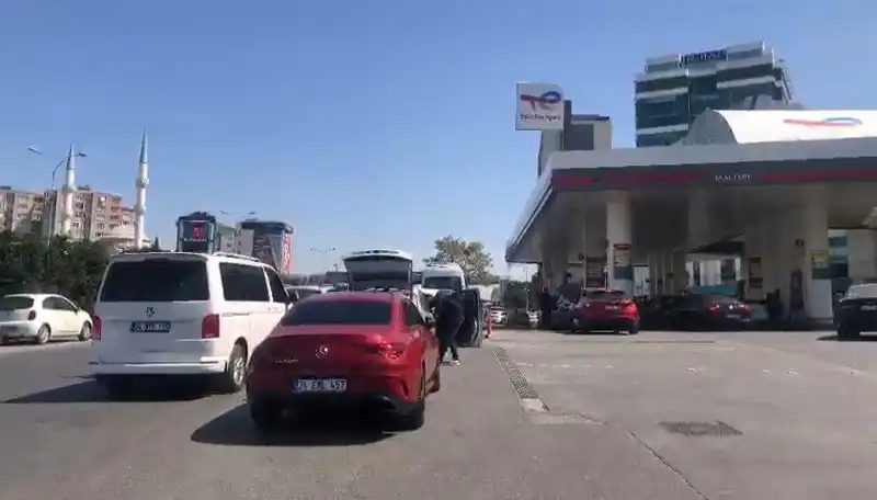 Deprem Sonrası Akaryakıt İstasyonlarında Neden Uzun Kuyruklar Oluşuyor?