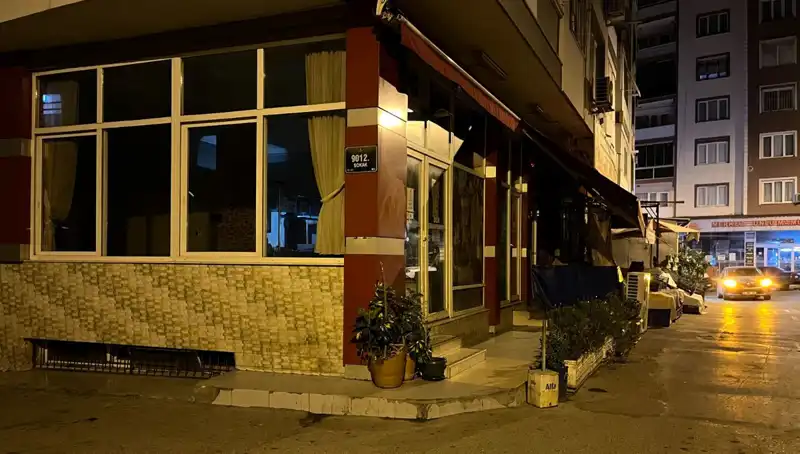 İzmir’de Kahvehane Önünde Kanlı Saldırı: Bir Kişi Hayatını Kaybetti