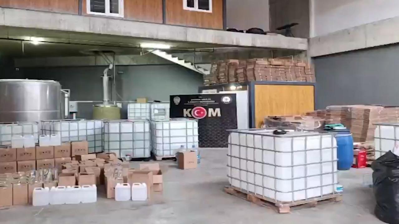 Türkiye genelinde devam eden Çengel operasyonlarında 137 bin litre sahte alkol ele geçirildi