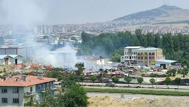 Otluk Alanda Başlayan Yangın, Depoyu Küle Çevirdi: Son Gelişmeler Neler?