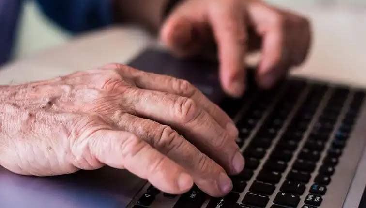 Dijital Dünyanın Gücü: Teknoloji Demansa Karşı Nasıl Kalkan Oluyor?