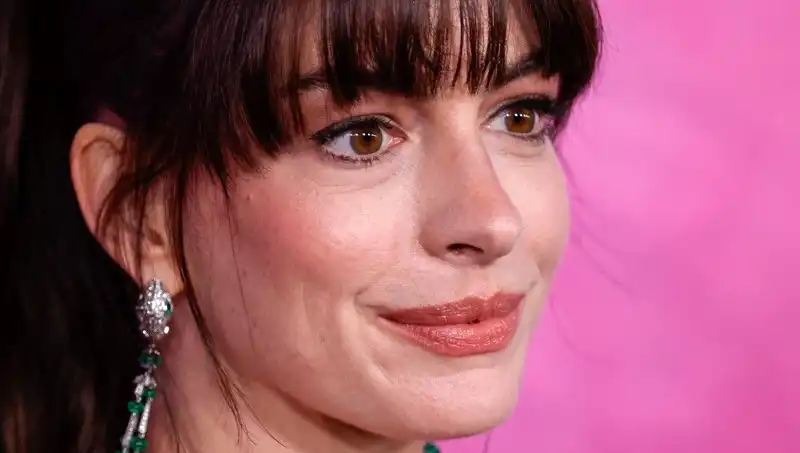 Hollywood’un Şok Edici Estetik Trendleri: Yüzlerine Ölü İnsan Derisi Enjekte Ettiren Yıldızlar