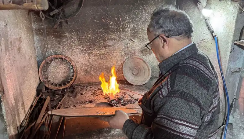 20 Metrekarelik Dükkanında Baba Mesleğini Yaşatan Ustalık Hikayesi