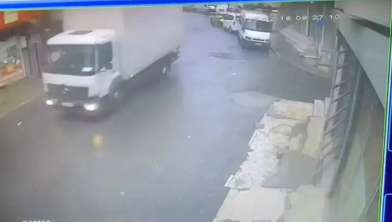 Sahte Polisler 1,7 Milyon Lira Gasp Etti: Şaka mı Gerçek mi?