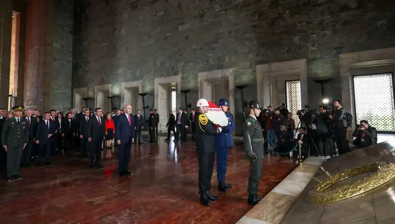 Anıtkabir'de Devlet Erkanının Anma Töreni: Unutulmaz Bir An