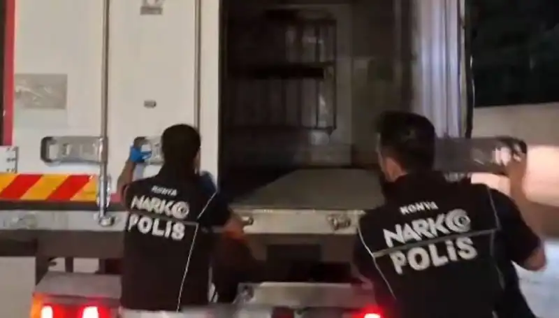 Konya'da Uyuşturucu Operasyonu: Dört Şüpheli Yakalandı, Şehirde Panik Yaratan Gelişmeler