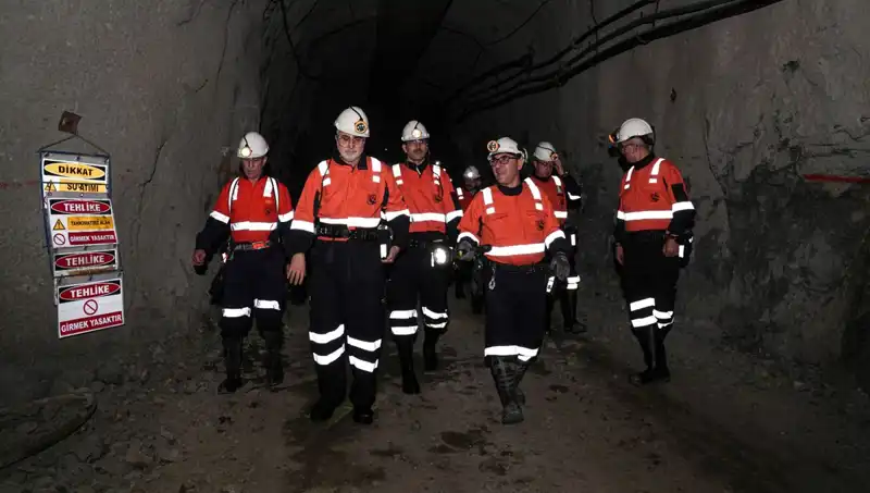 Bakan Işıkhan, Altın Madeni Ziyaretiyle Yeni Yatırımlara Kapı Araladı