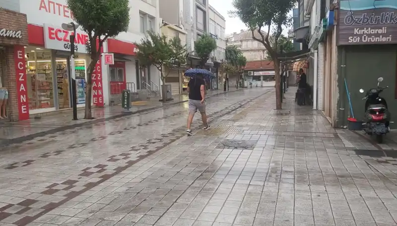 Kırklareli'de Sağanak Yağış: Şehir Hayatını Nasıl Etkiledi?