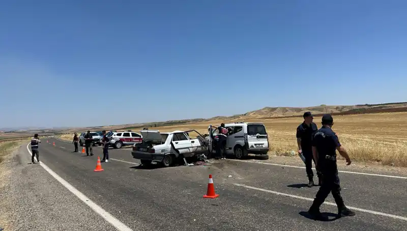 Adıyaman'daki Feci Trafik Kazası: 4 Can Hayatını Kaybetti