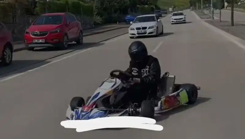 Go-Kart Sürücüsünden Şaşırtan Drift Gösterisi: Tehlikeli Bir Oyun!