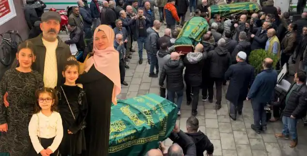 Strasbourg'da Hayatını Kaybeden Kız Kardeşler, Rize'de Duygusal Bir Törenle Uğurlandı